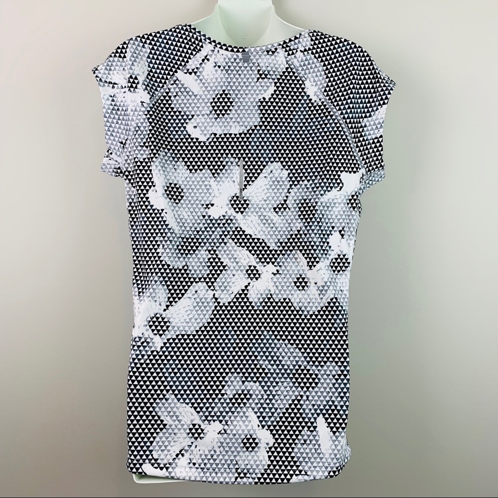 Nike running women’s top size medium black white - Picture 3 of 5